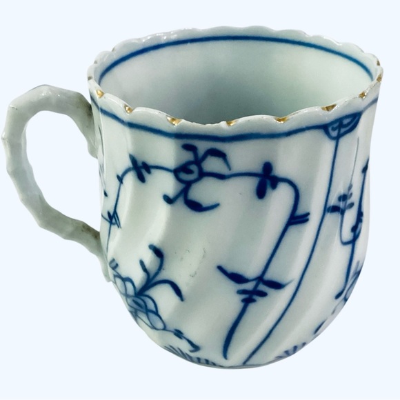 Vintage Blue Onion Demitasse Tea Cup Hand Painted Cobalt Signed Germany - Picture 4 of 6
